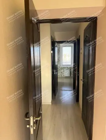 Продається трикімнатна квартира на Алмазному | Приват житло