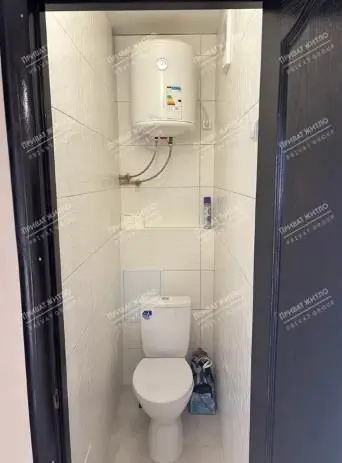 Продається трикімнатна квартира на Алмазному | Приват житло