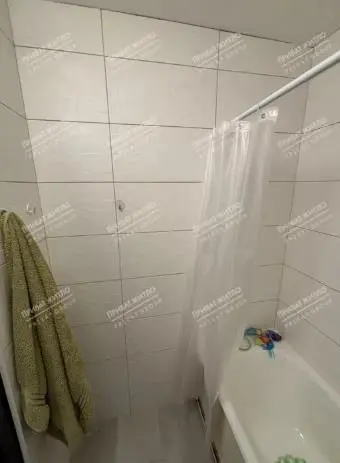 Продається трикімнатна квартира на Алмазному | Приват житло