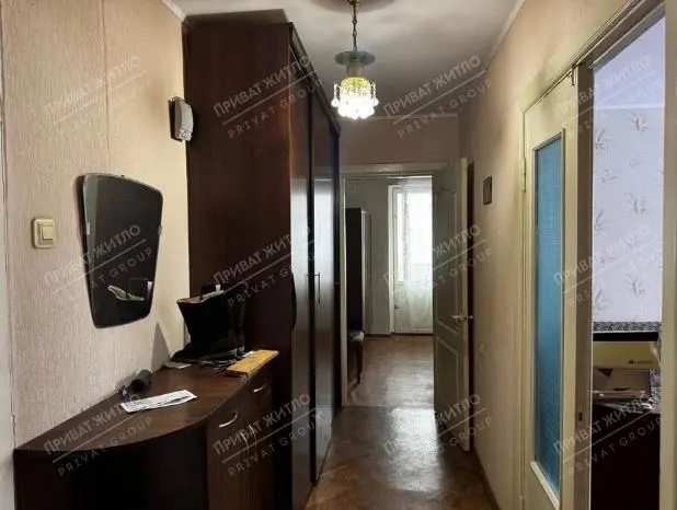 Продається двокімнатна квартира на Алмазному | Приват житло