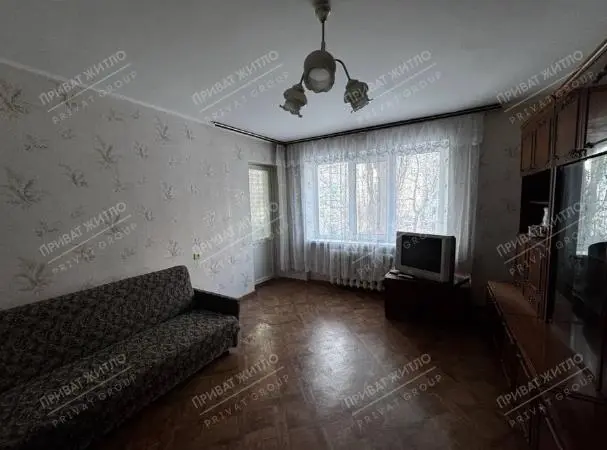 Продається двокімнатна квартира на Алмазному | Приват житло