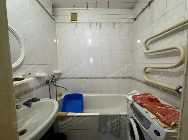 Продається двокімнатна квартира на Алмазному | Приват житло