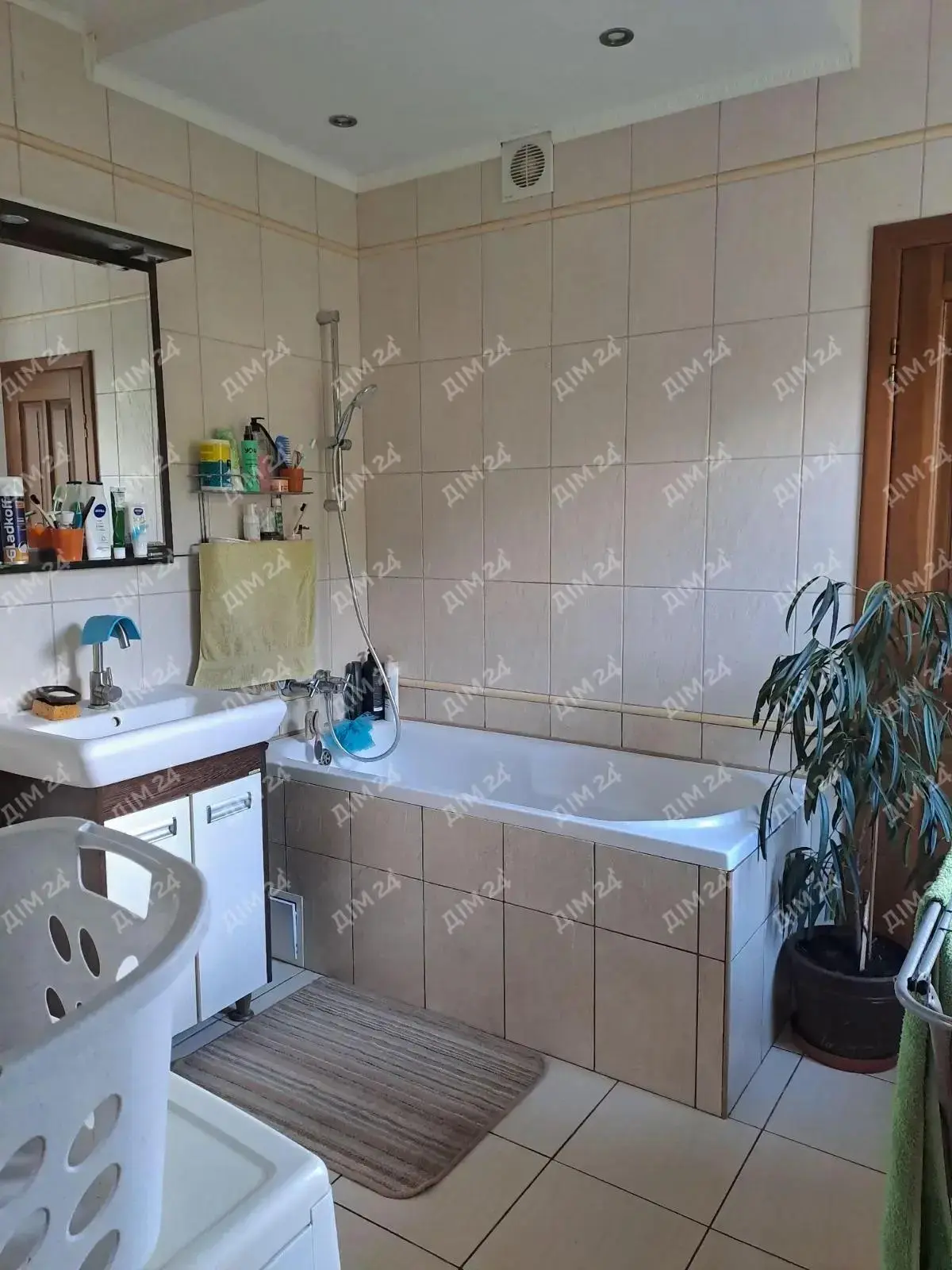 Чудовий будинок в місті Решетилівка | Приват житло