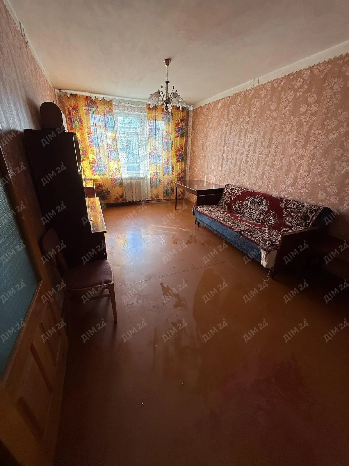 Продаж двокімнатної квартири з окремими кімнатами по кільцю
 | Приват житло