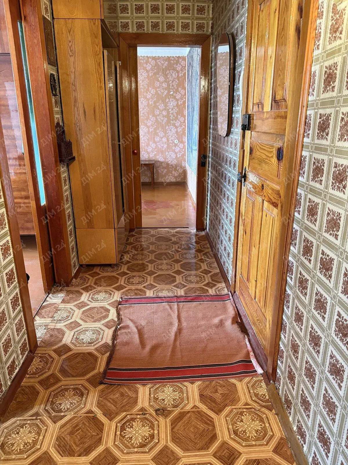 Продаж двокімнатної квартири з окремими кімнатами по кільцю
 | Приват житло