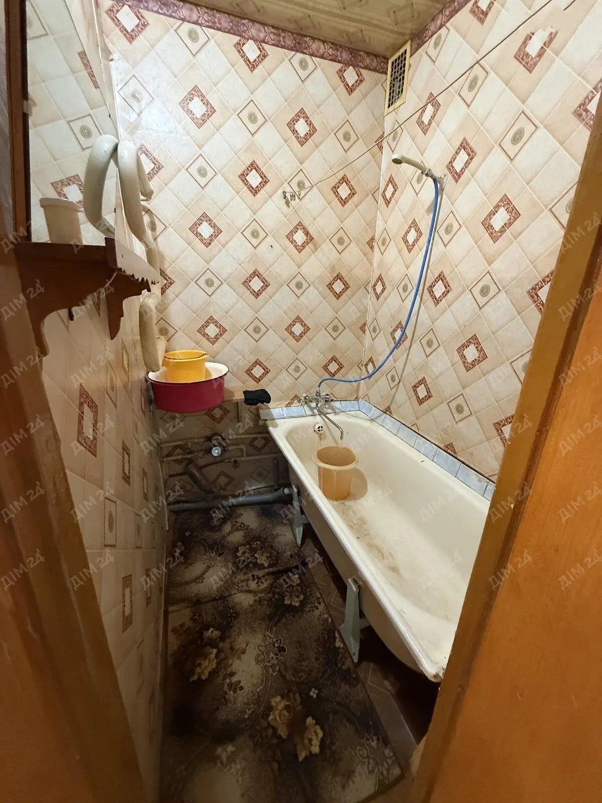 Продаж двокімнатної квартири з окремими кімнатами по кільцю
 | Приват житло