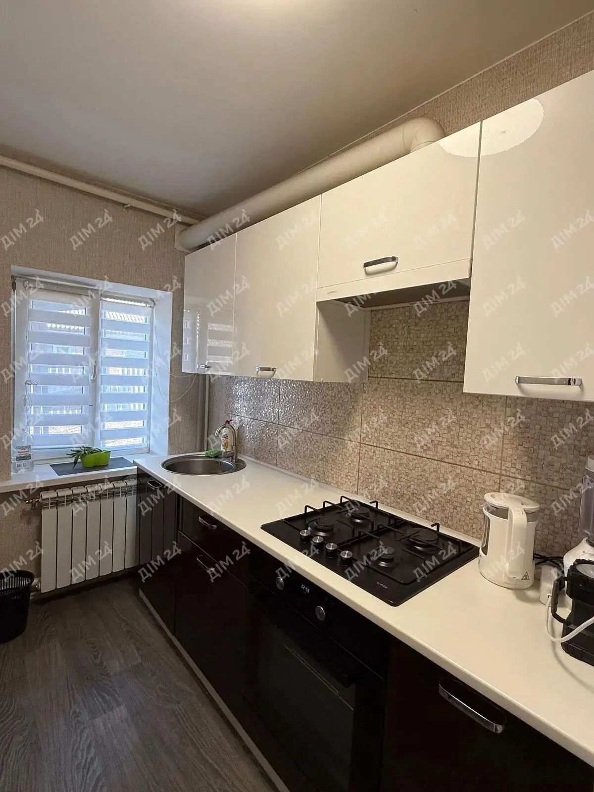 Окремий будинок поряд з містом | Приват житло