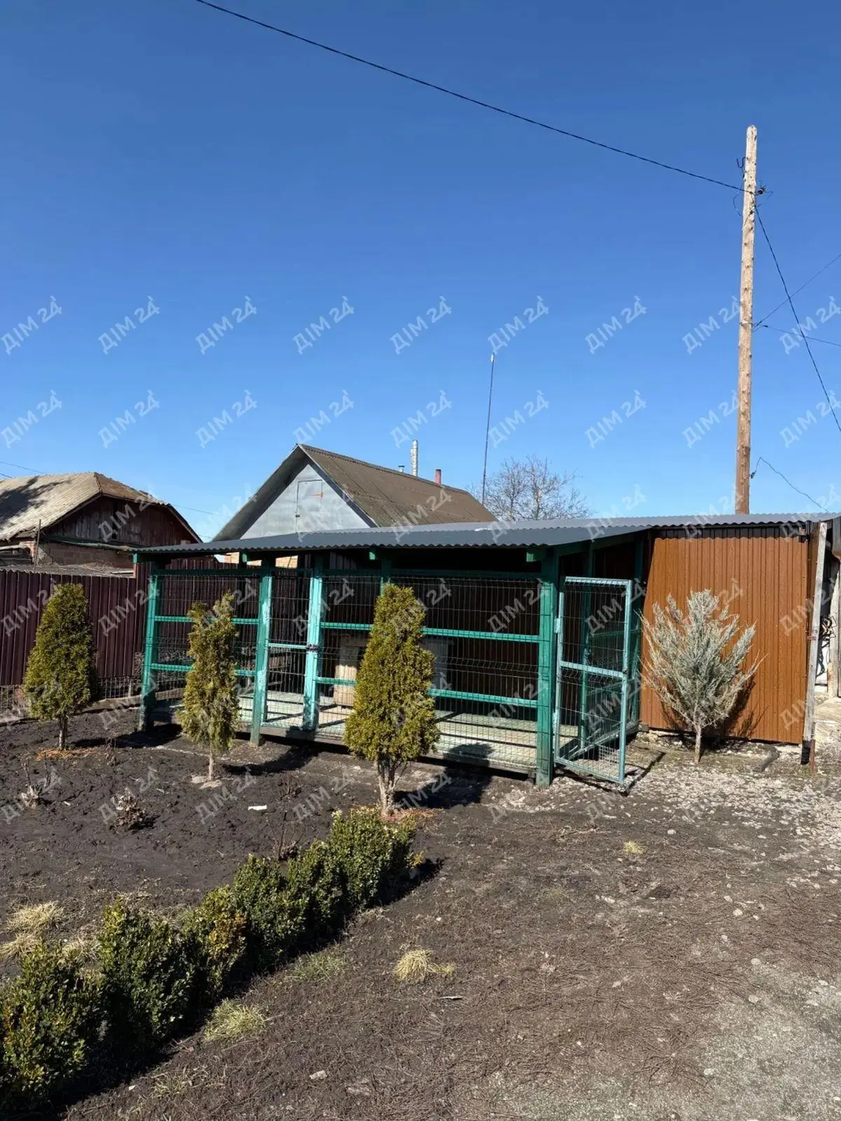 Окремий будинок поряд з містом | Приват житло