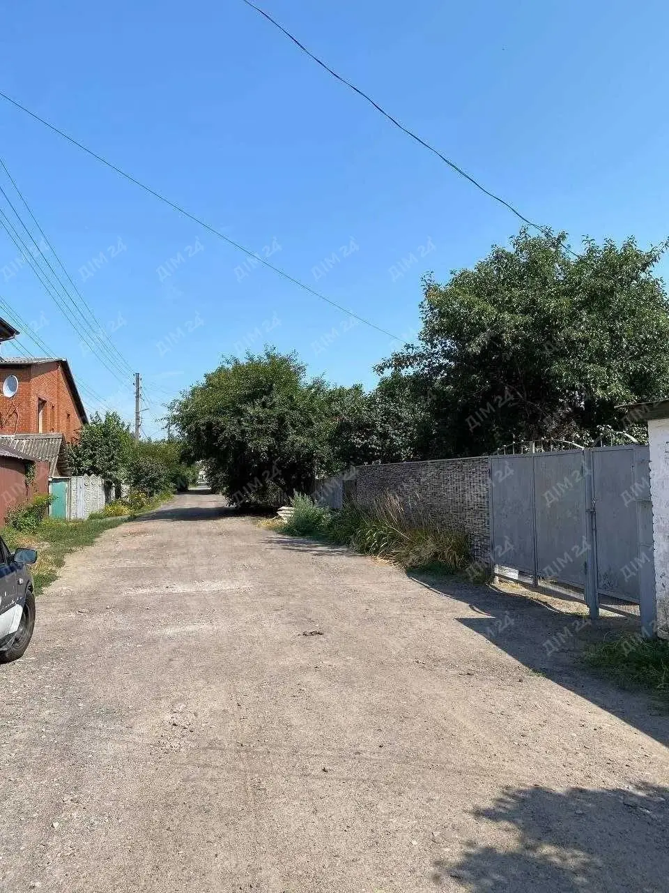 Земельна ділянка на Юрівці з будинком та комунікаціями | Приват житло