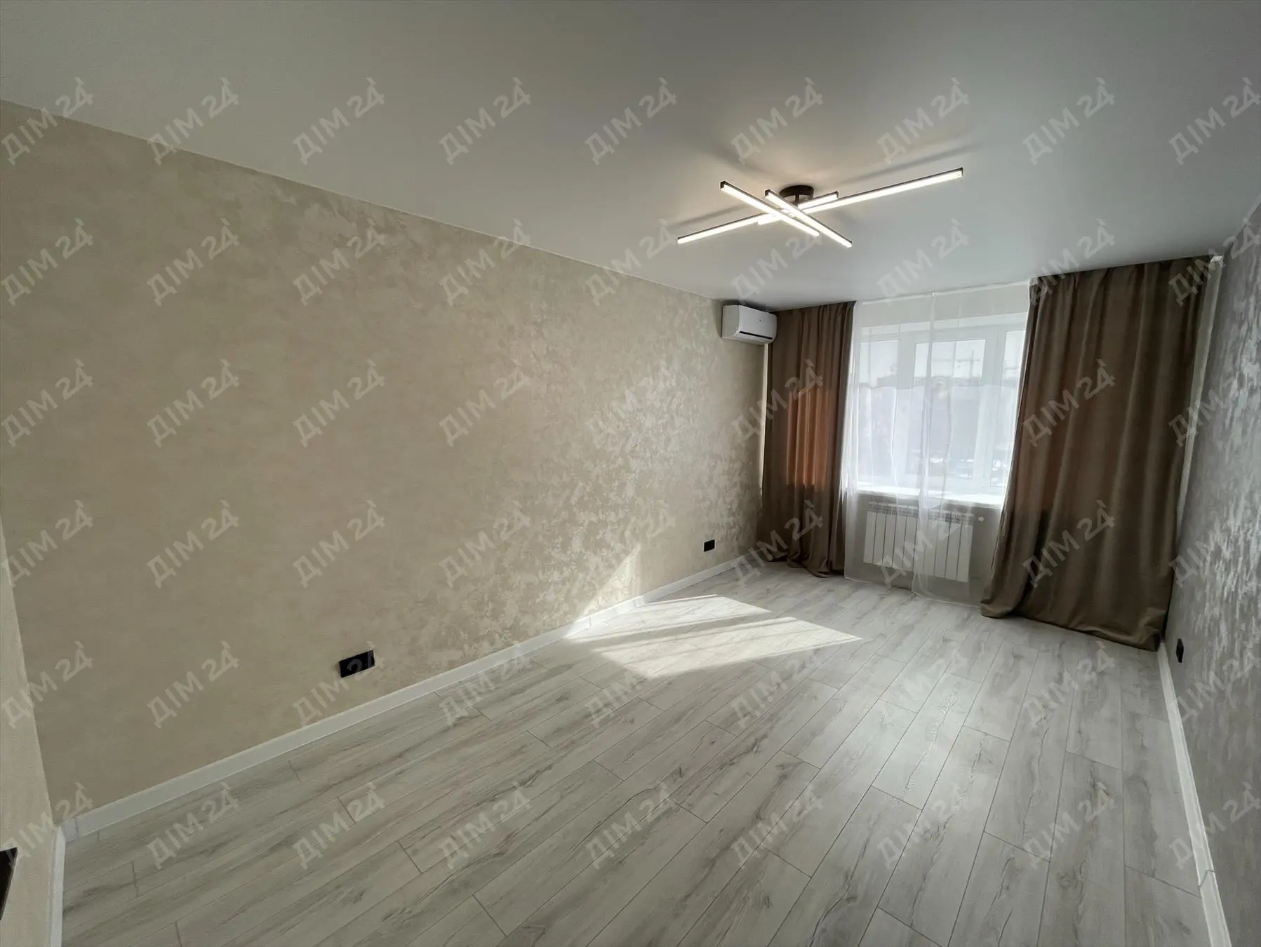 Продаж однокімнатної квартири з новим ремонтом у цегляній новобудові по кільцю. | Приват житло