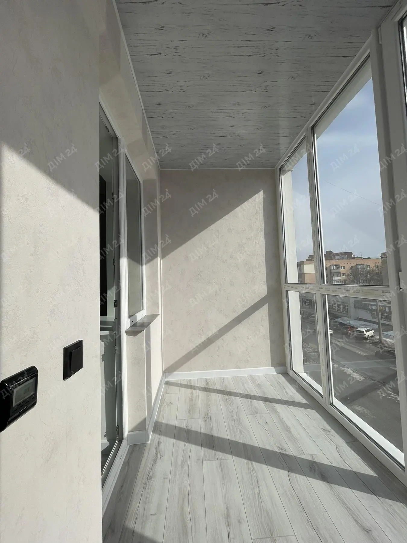 Продаж однокімнатної квартири з новим ремонтом у цегляній новобудові по кільцю. | Приват житло