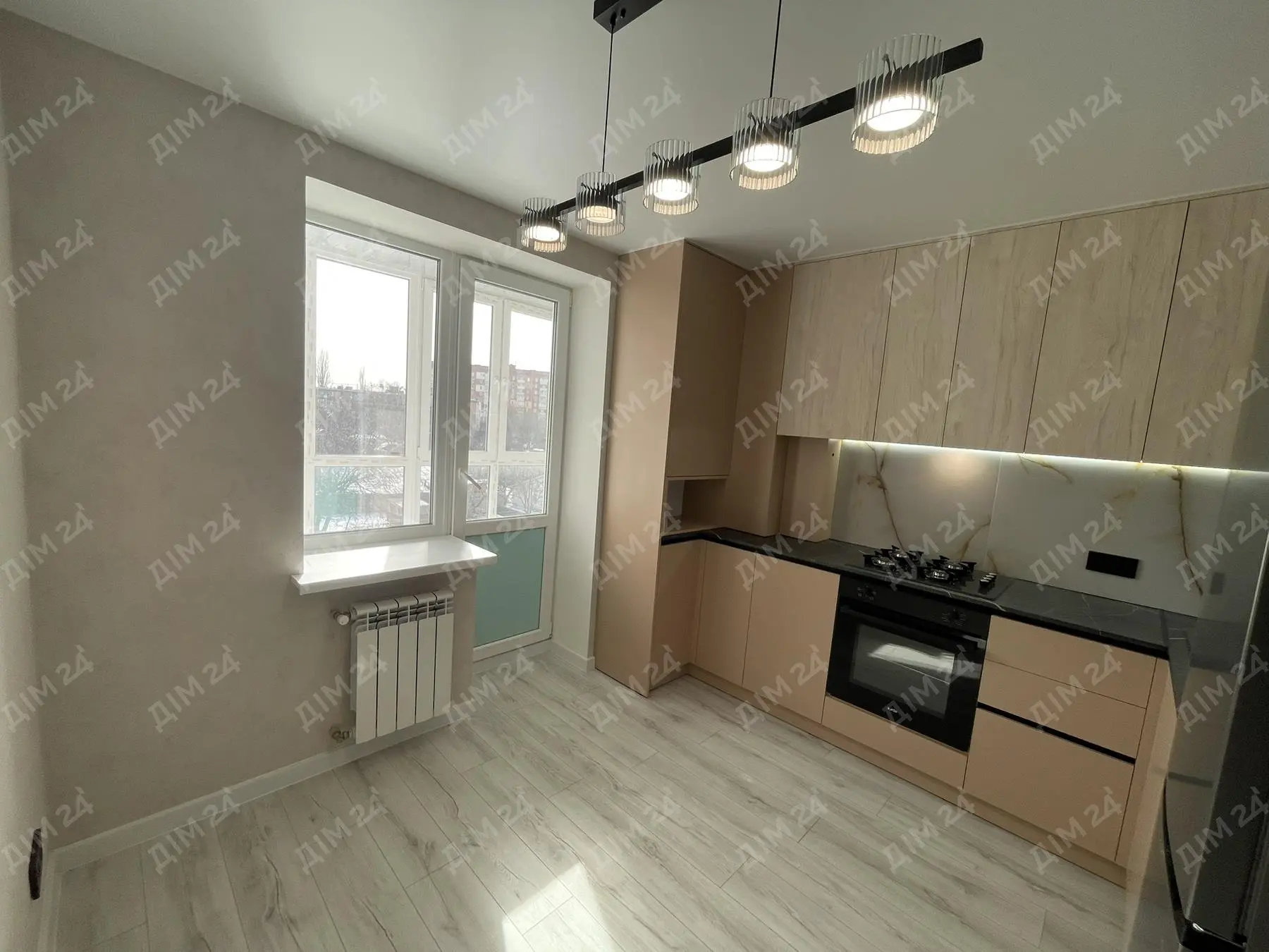 Продаж однокімнатної квартири з новим ремонтом у цегляній новобудові по кільцю. | Приват житло