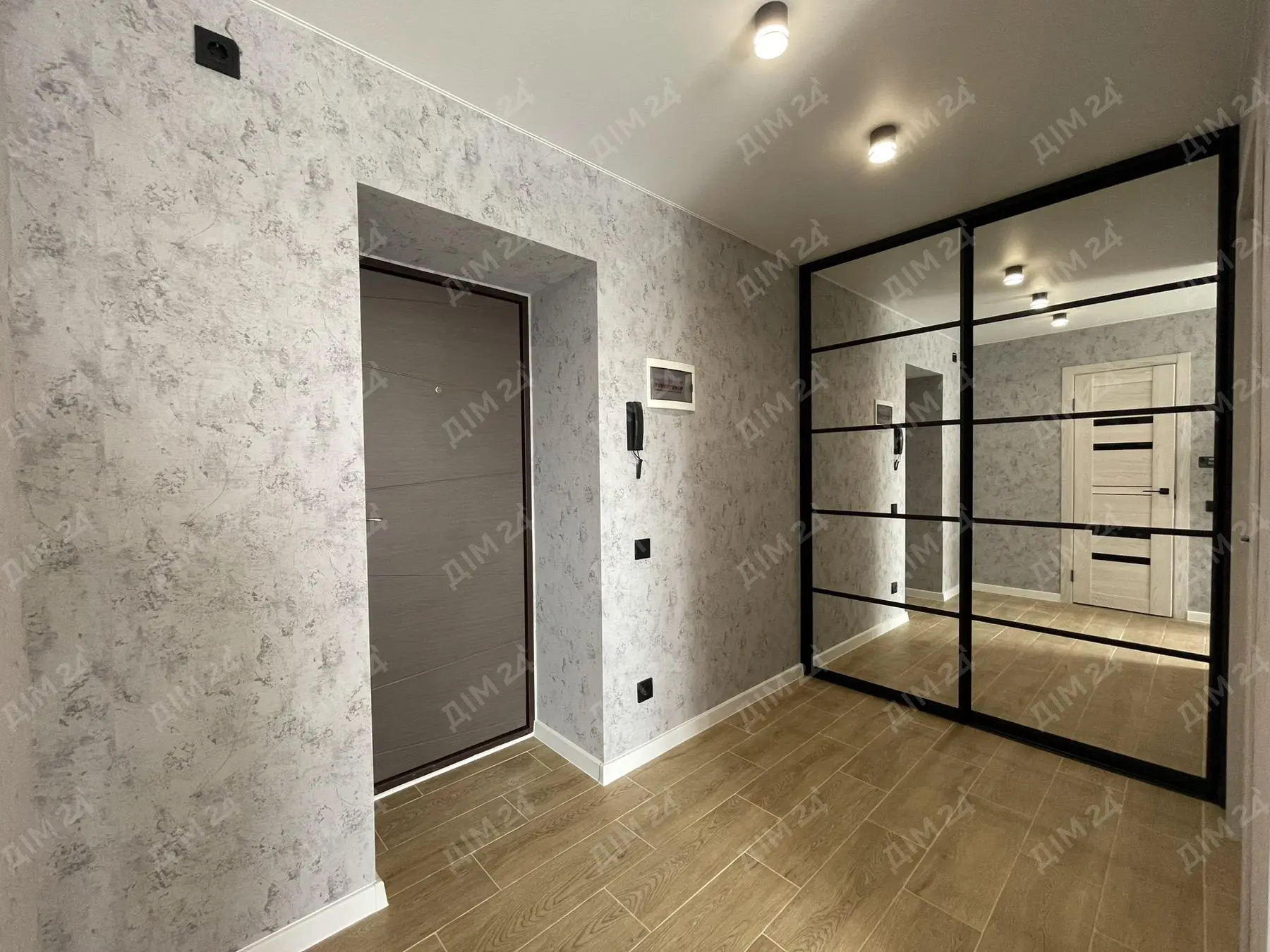 Продаж однокімнатної квартири з новим ремонтом у цегляній новобудові по кільцю. | Приват житло