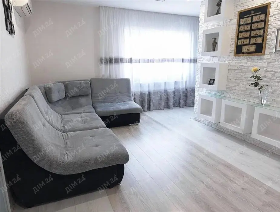 Трикімнатна квартира в центрі, біля Листопаду | Приват житло