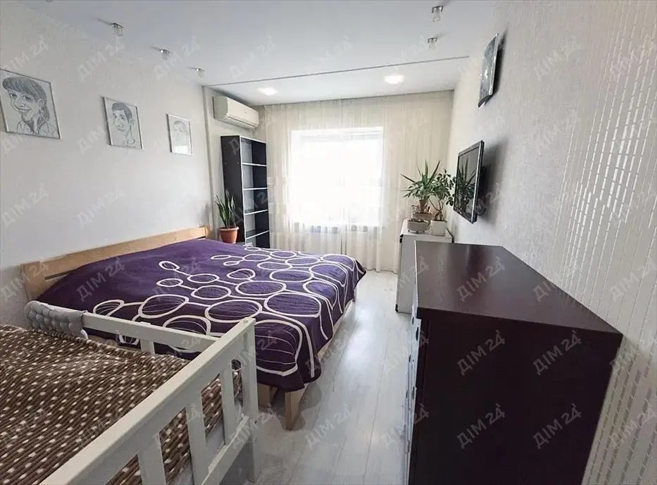 Трикімнатна квартира в центрі, біля Листопаду | Приват житло