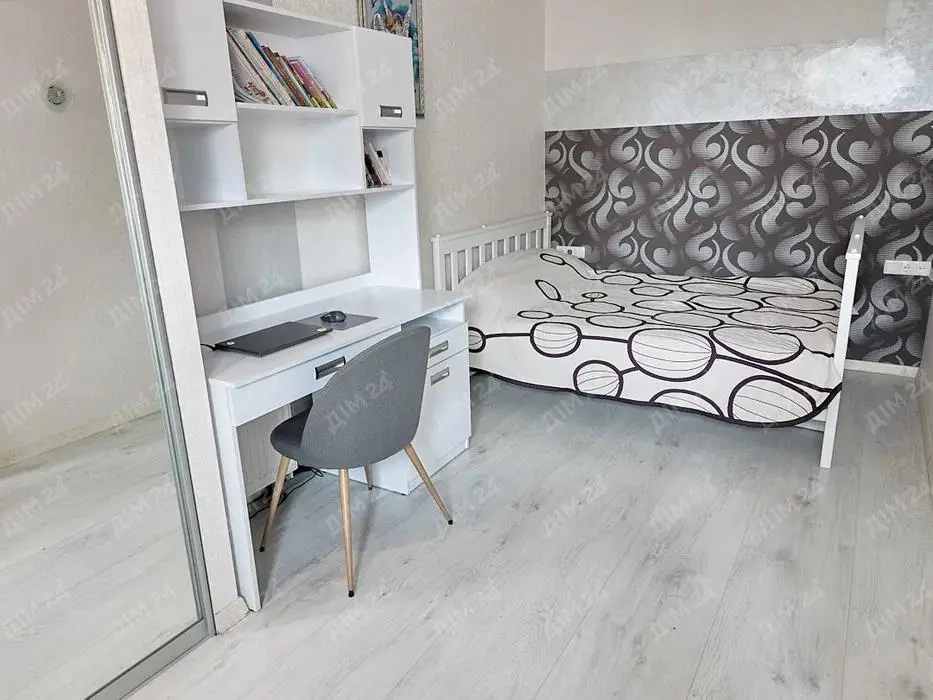 Трикімнатна квартира в центрі, біля Листопаду | Приват житло