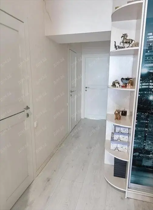 Трикімнатна квартира в центрі, біля Листопаду | Приват житло