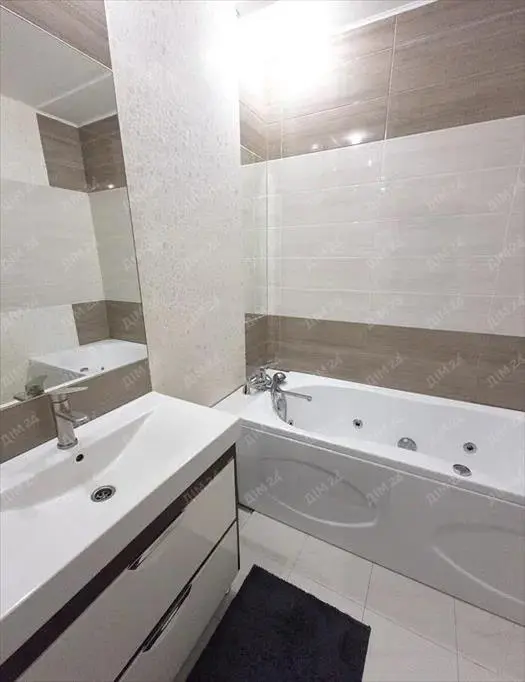 Трикімнатна квартира в центрі, біля Листопаду | Приват житло