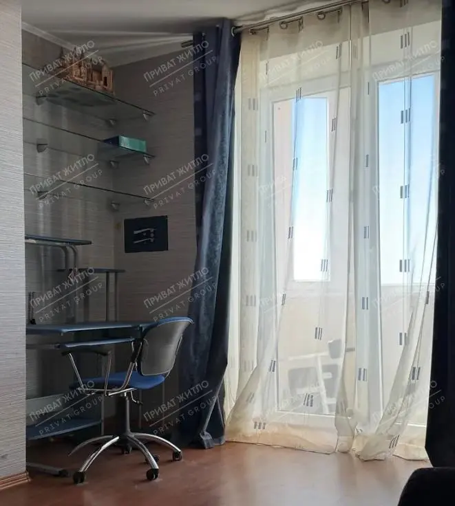 Продається простора трикімнатна квартира в сучасному цегляному будинку | Приват житло