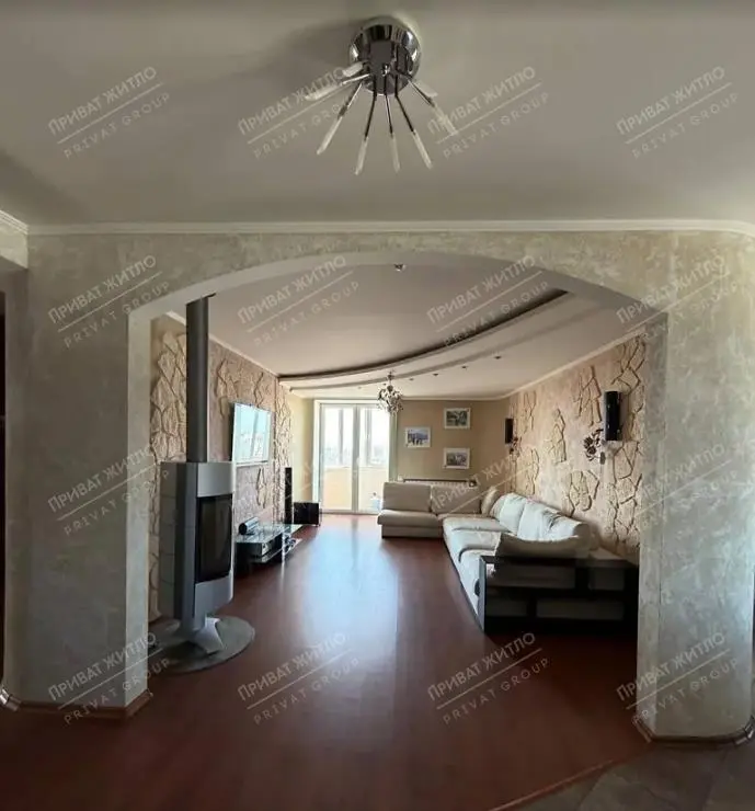 Продається простора трикімнатна квартира в сучасному цегляному будинку | Приват житло