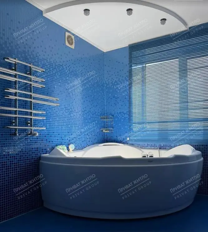 Продається простора трикімнатна квартира в сучасному цегляному будинку | Приват житло