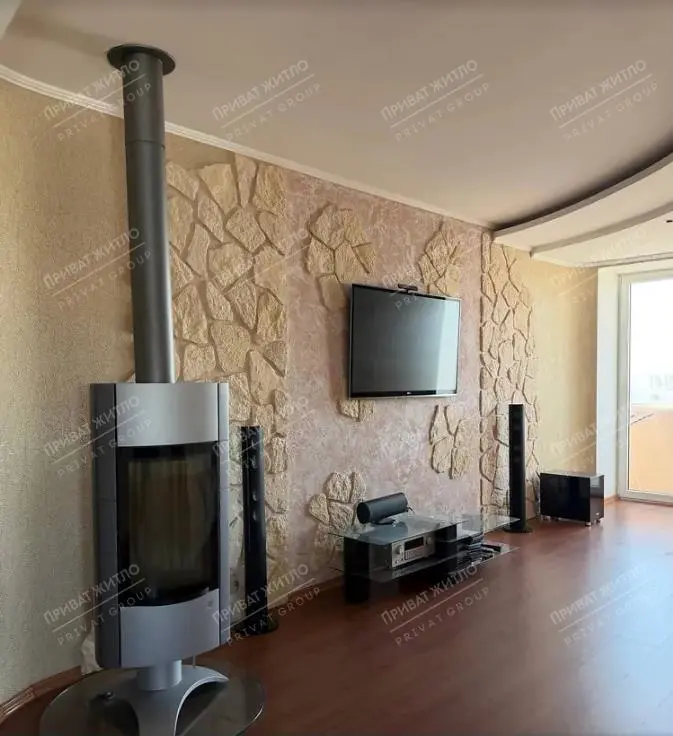 Продається простора трикімнатна квартира в сучасному цегляному будинку | Приват житло