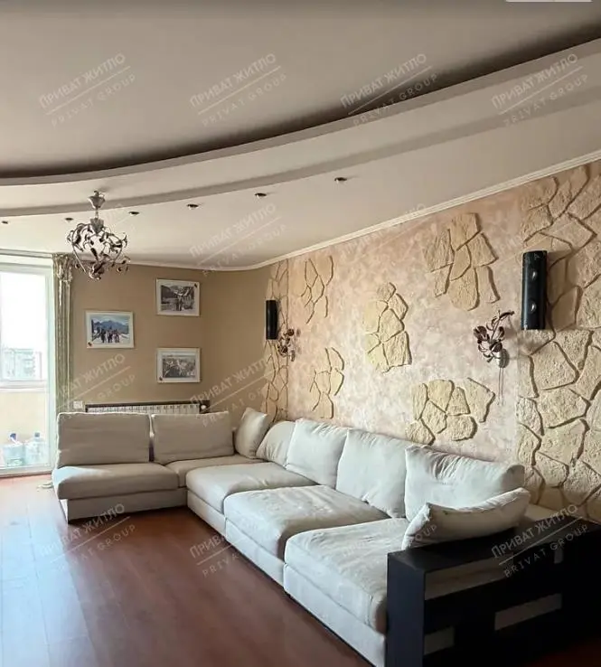 Продається простора трикімнатна квартира в сучасному цегляному будинку | Приват житло