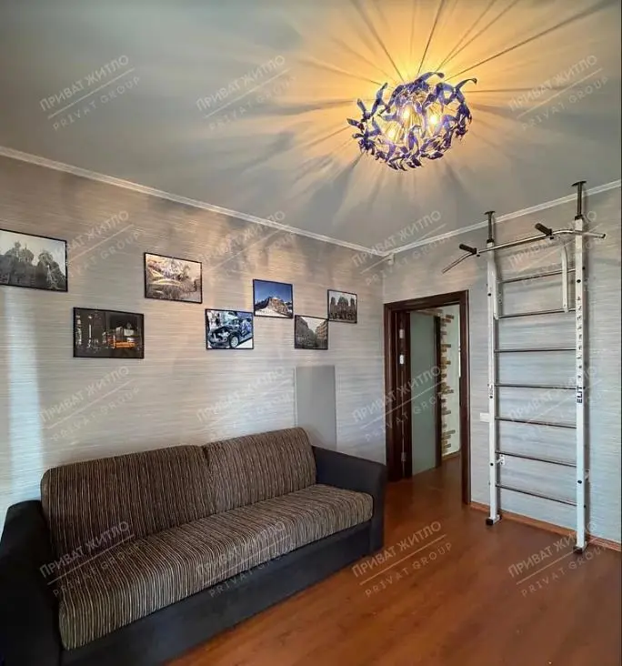 Продається простора трикімнатна квартира в сучасному цегляному будинку | Приват житло