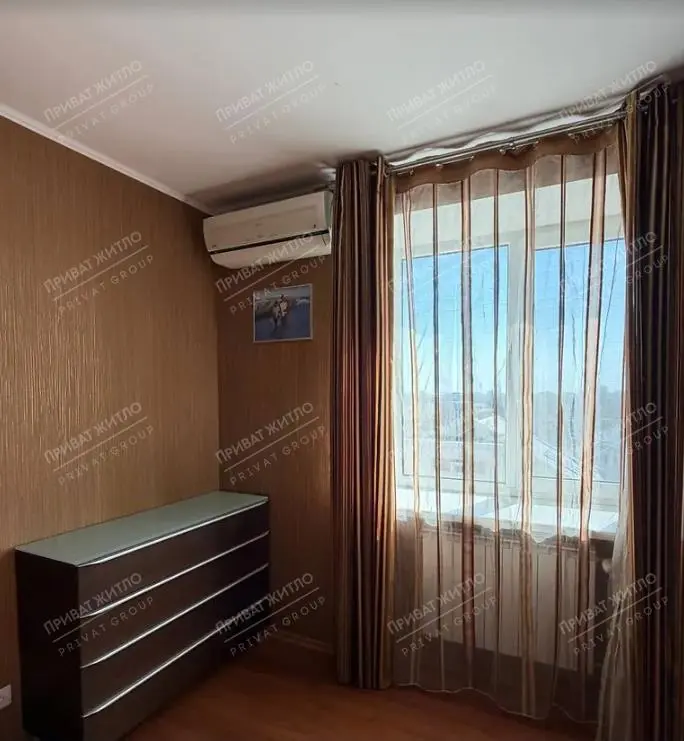 Продається простора трикімнатна квартира в сучасному цегляному будинку | Приват житло