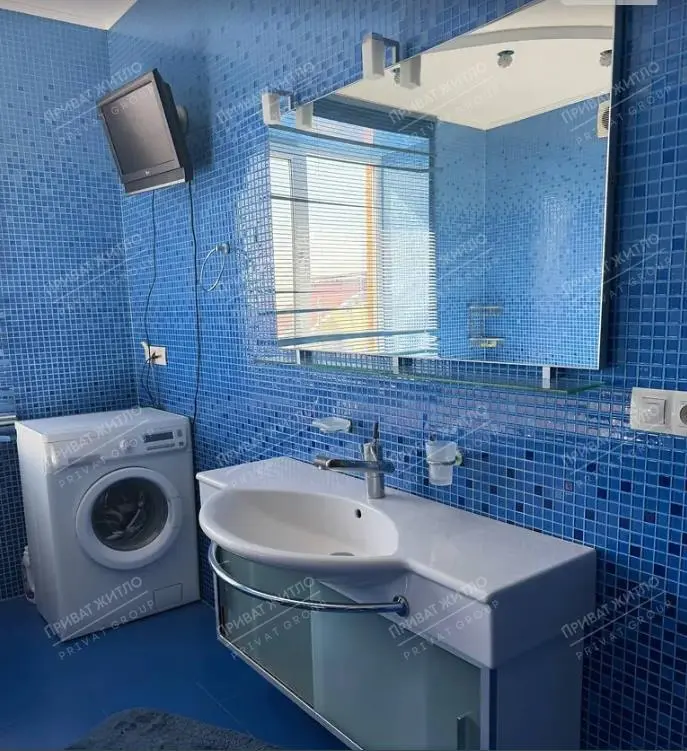 Продається простора трикімнатна квартира в сучасному цегляному будинку | Приват житло