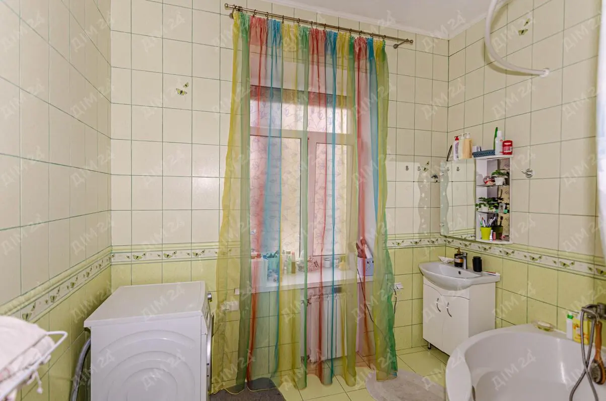 Трикімнатна квартира з характером в Історичному центрі міста
 | Приват житло