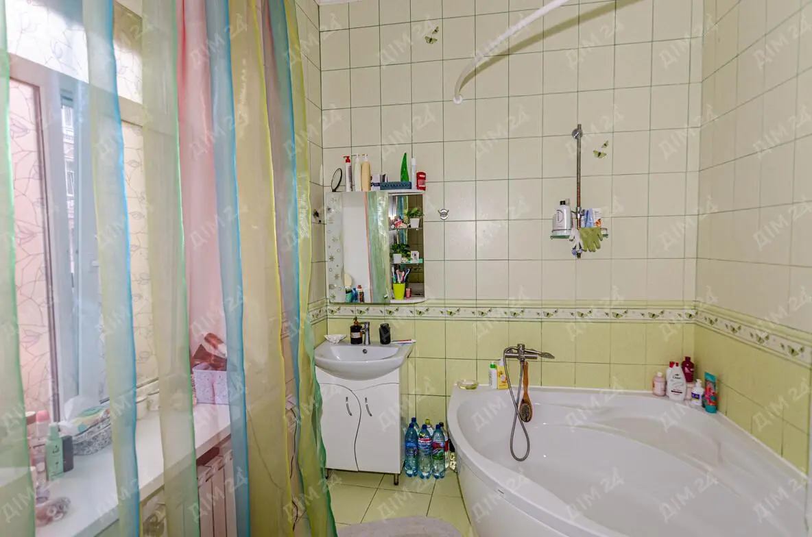 Трикімнатна квартира з характером в Історичному центрі міста
 | Приват житло