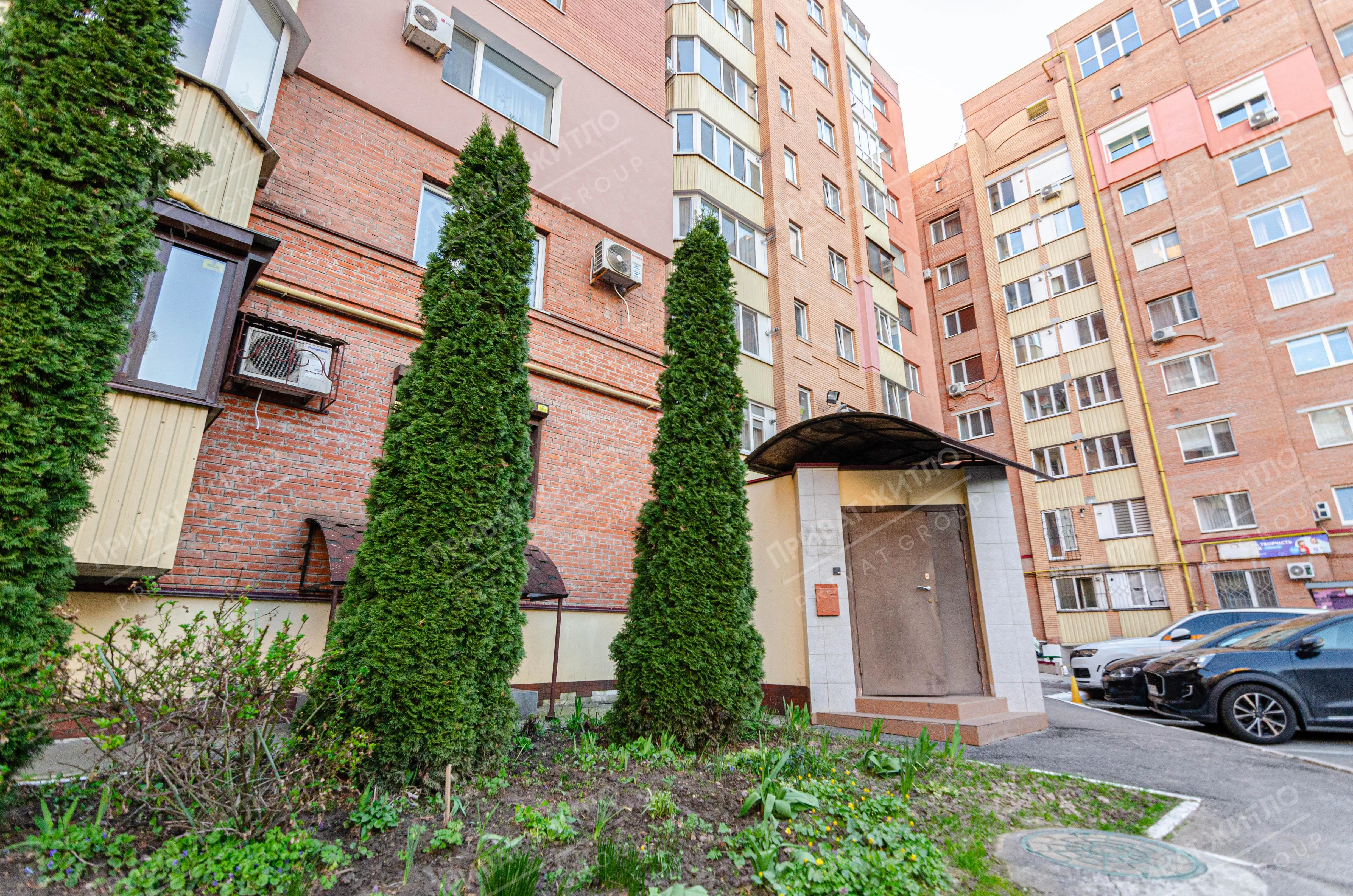 Комерційне приміщення в центрі міста (навпроти 