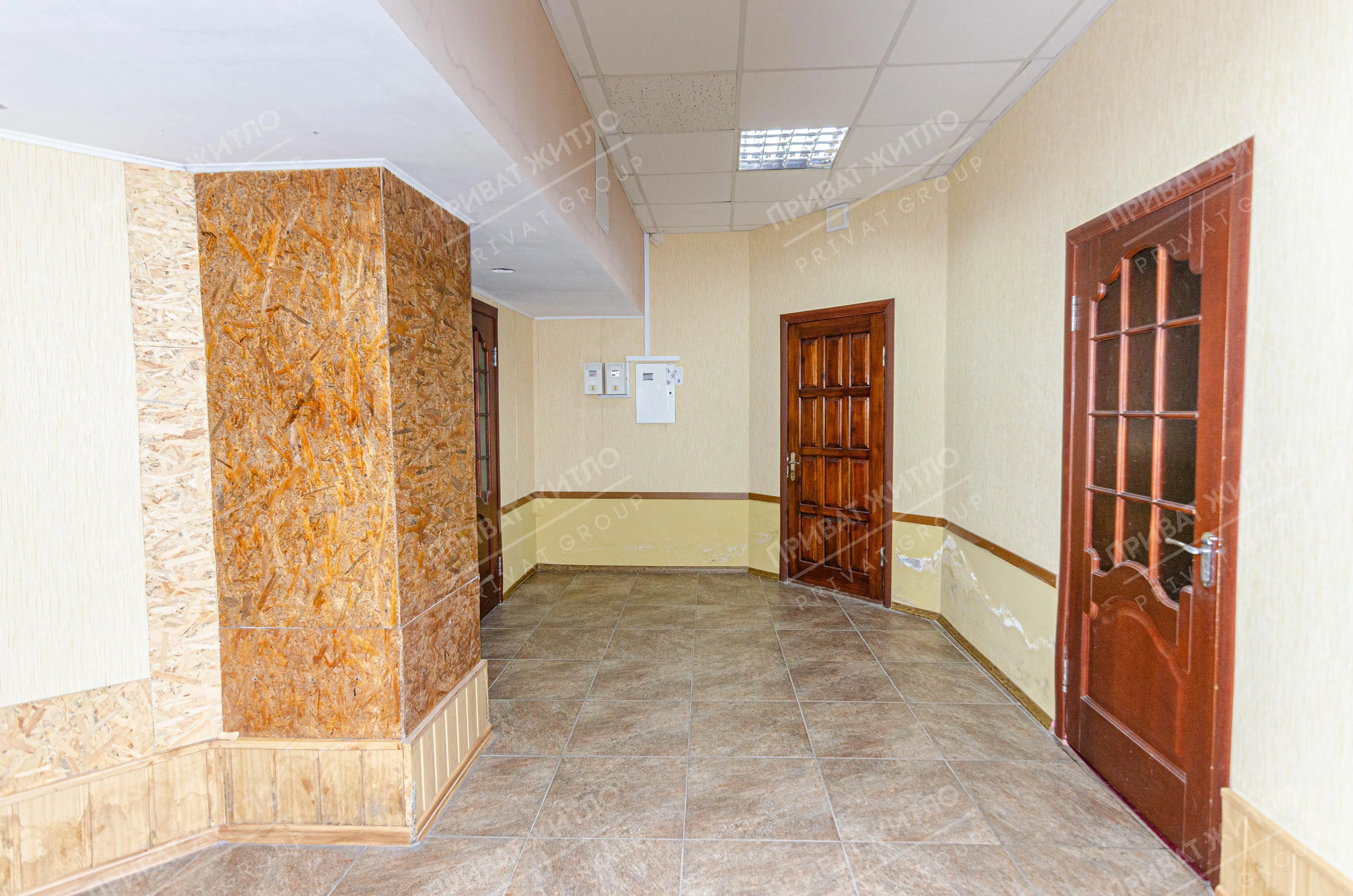 Комерційне приміщення в центрі міста (навпроти 