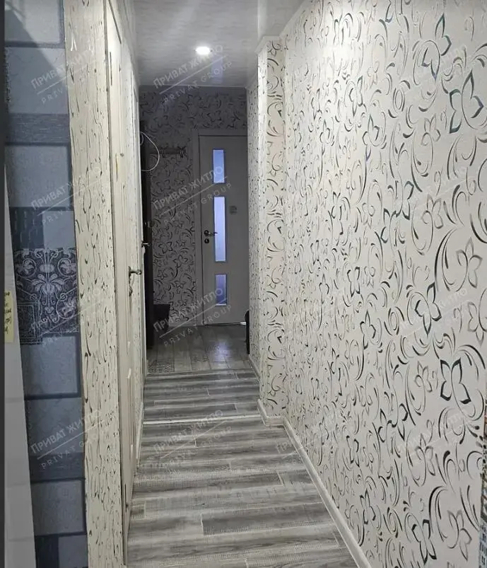 Продається  4-кімнатна квартира в спальному районі  на Половках. | Приват житло