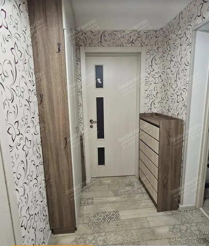 Продається  4-кімнатна квартира в спальному районі  на Половках. | Приват житло