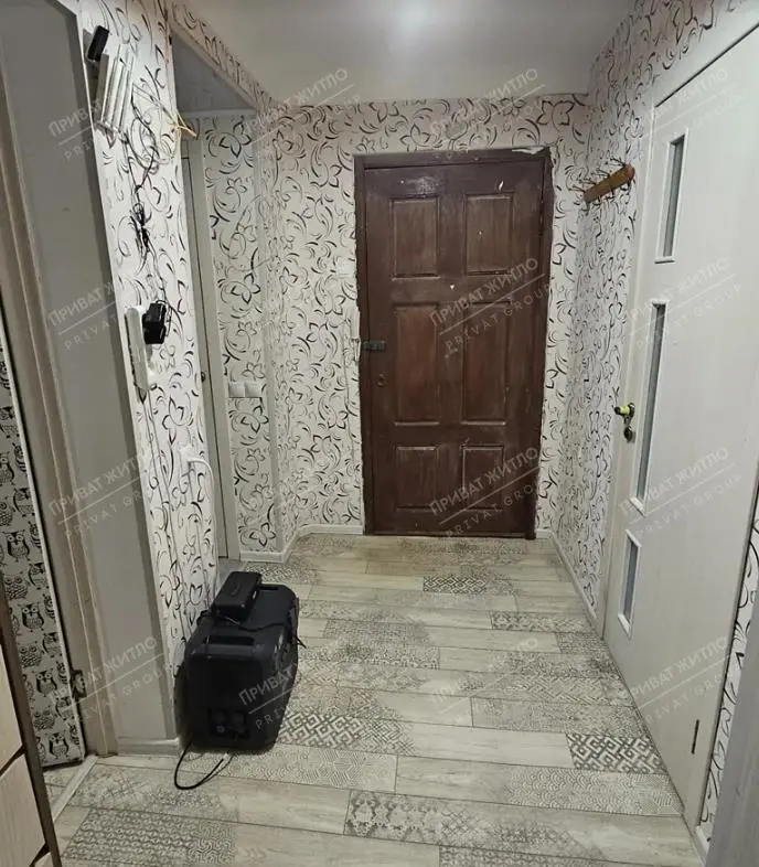 Продається  4-кімнатна квартира в спальному районі  на Половках. | Приват житло