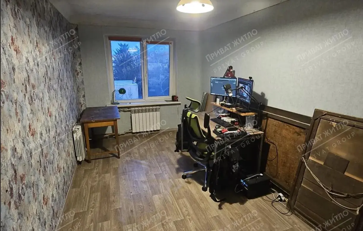 Продається  4-кімнатна квартира в спальному районі  на Половках. | Приват житло