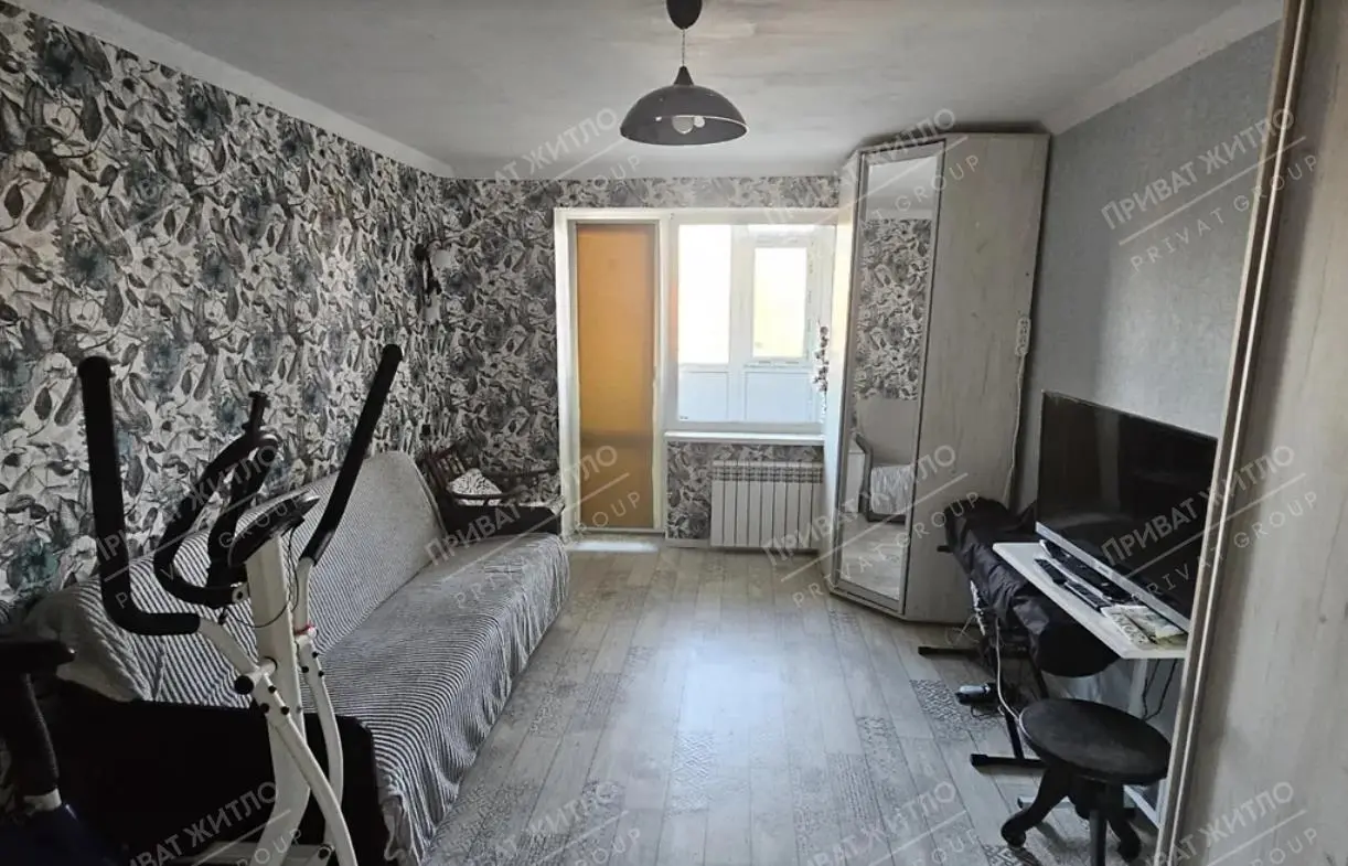 Продається  4-кімнатна квартира в спальному районі  на Половках. | Приват житло