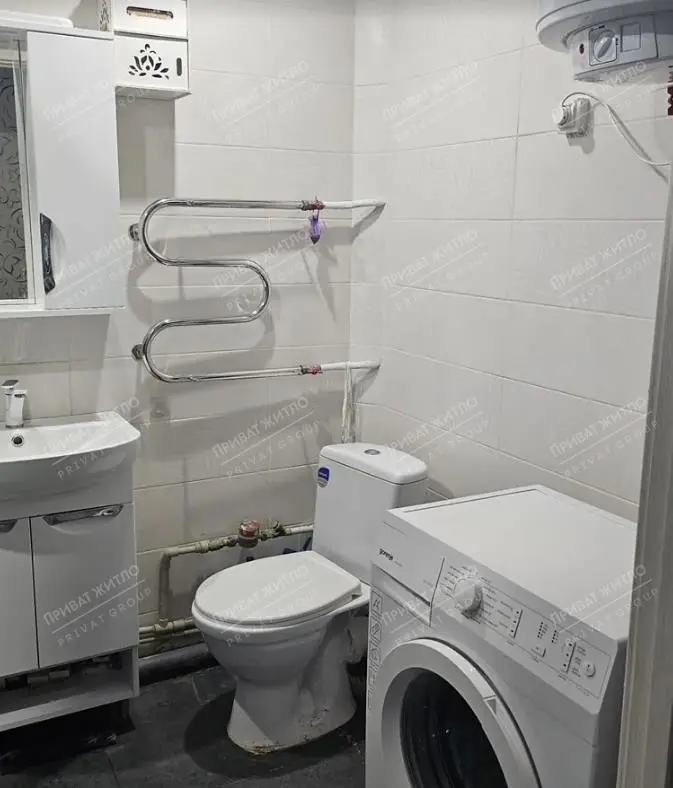 Продається  4-кімнатна квартира в спальному районі  на Половках. | Приват житло