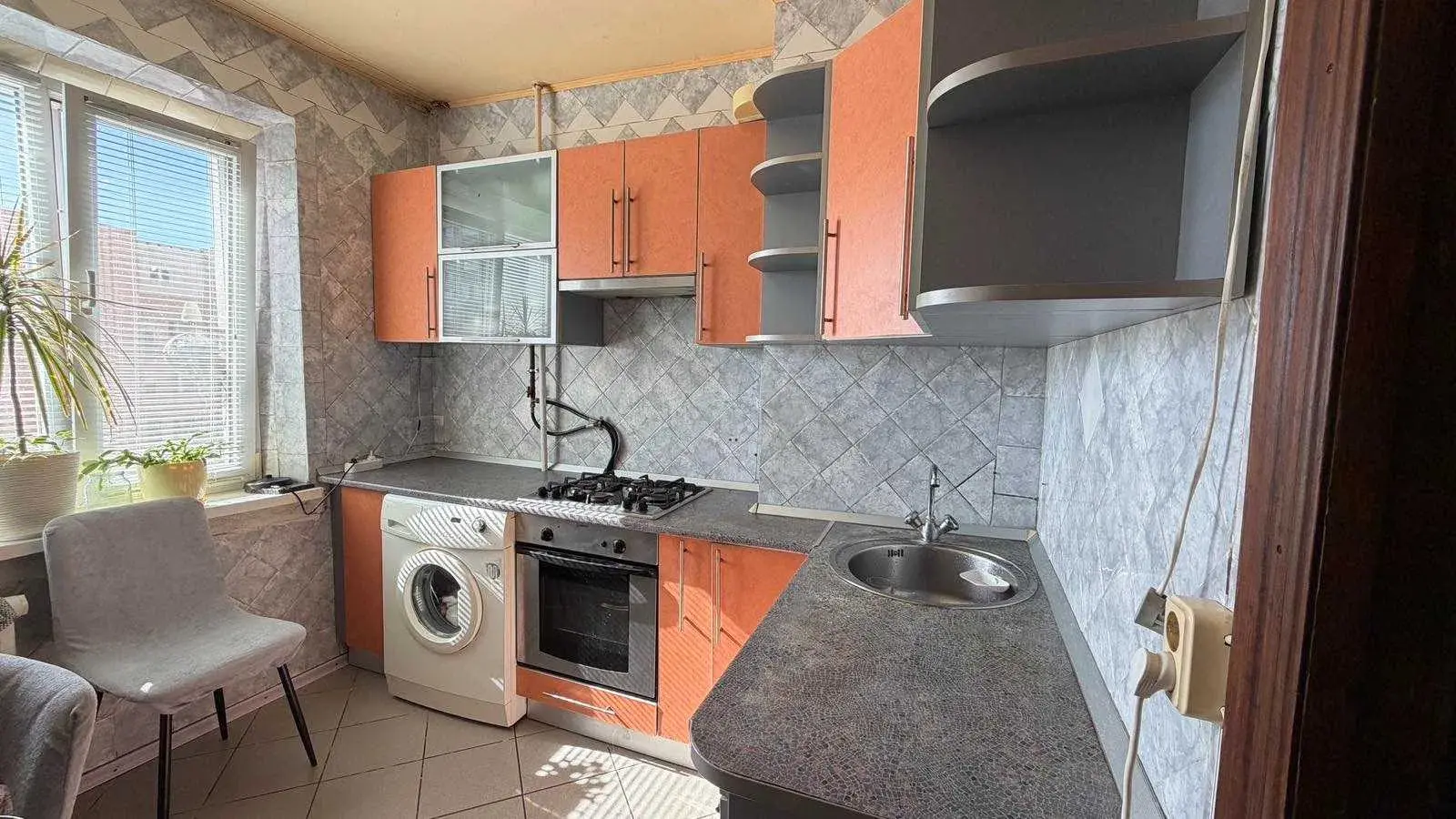 Готова до життя 2-кімнатна квартира на зручному 2 поверсі | Приват житло