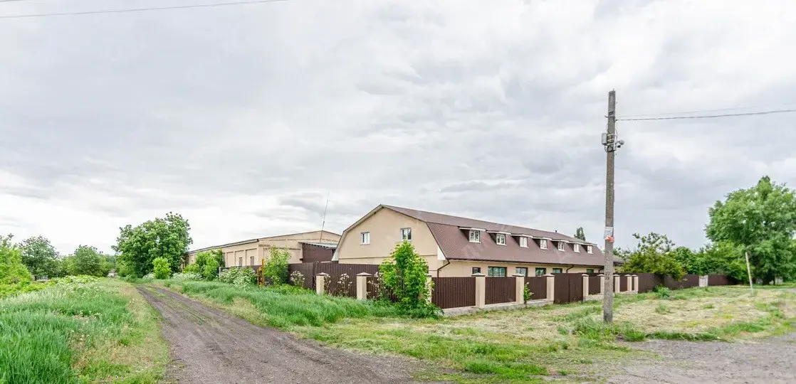 Продаж виробничої бази в с. Покровське | Приват житло