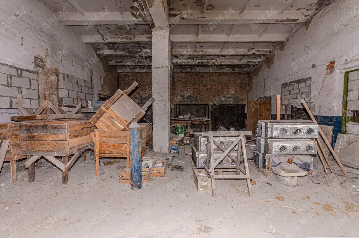 Продаж виробничої бази в с. Покровське | Приват житло