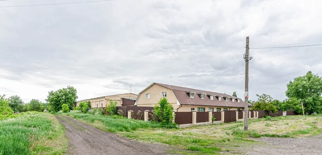 Продаж виробничої бази в с. Покровське | Приват житло