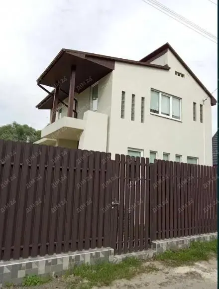 Сучасний заміський будинок у місті | Приват житло