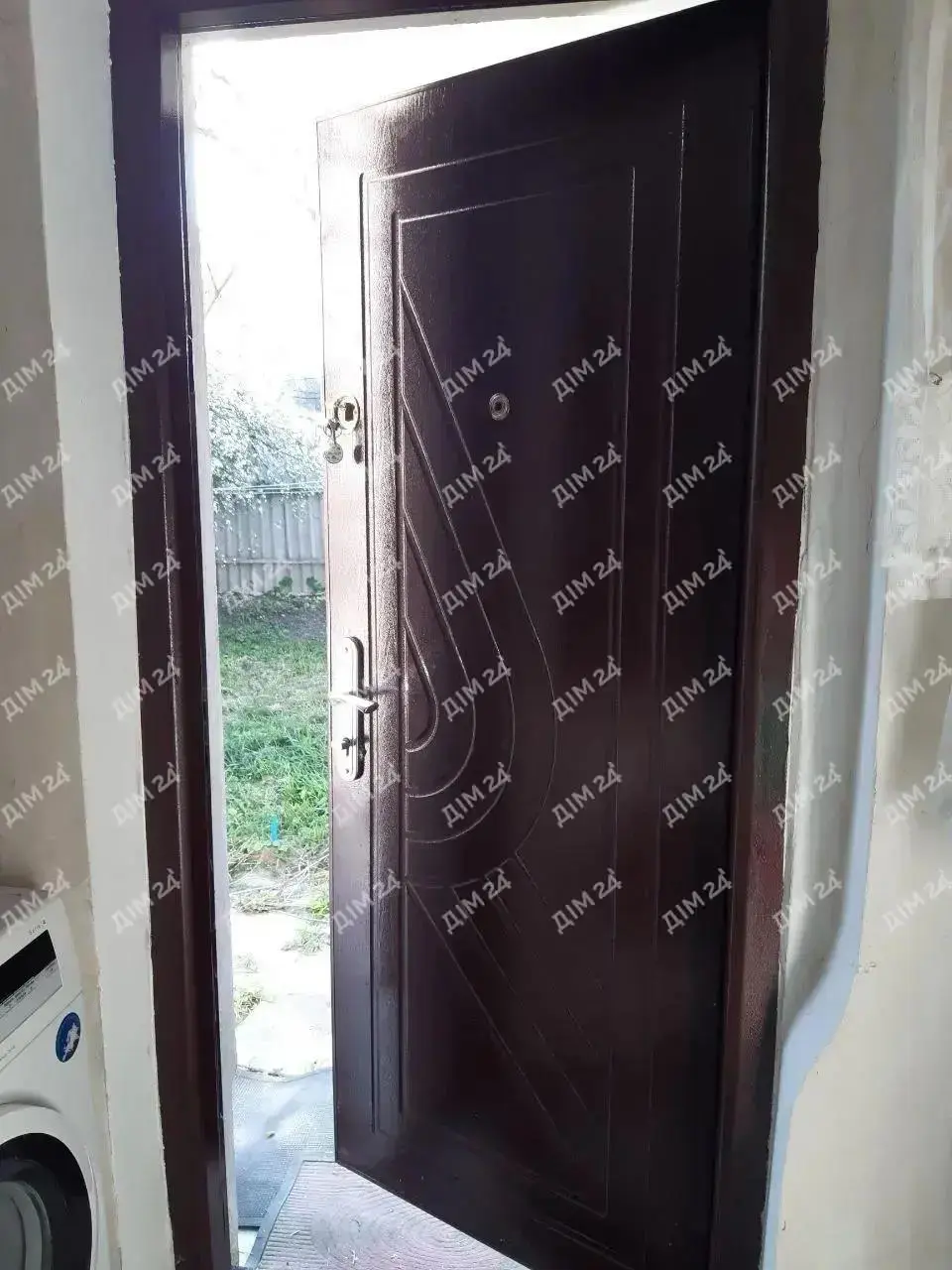 Власне подвір`я на Леваді | Приват житло