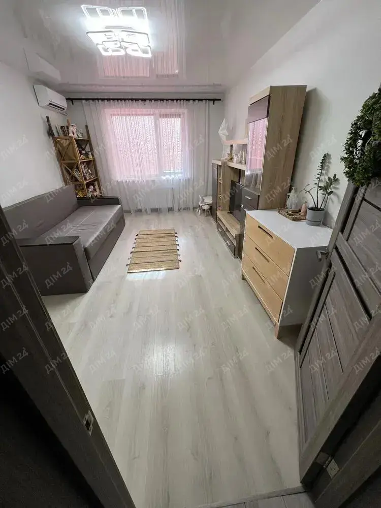 Продаж 1-кімнатної квартири з ремонтом та індивідуальним опаленням у Розсошенцях. Комфортний 2-й поверх! | Приват житло