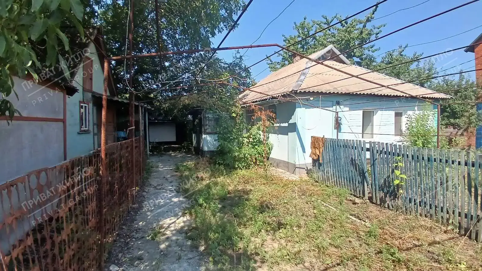 Будинок із зручностями та господарськими спорудами в Малому Тростянці
 | Приват житло