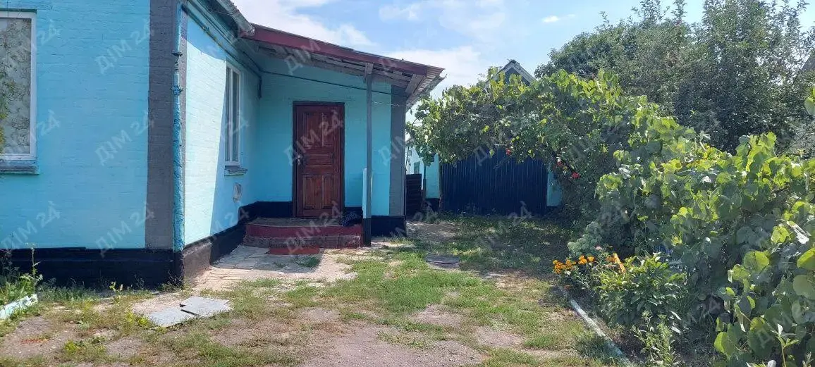 Окремий будинок неподалік міста. | Приват житло