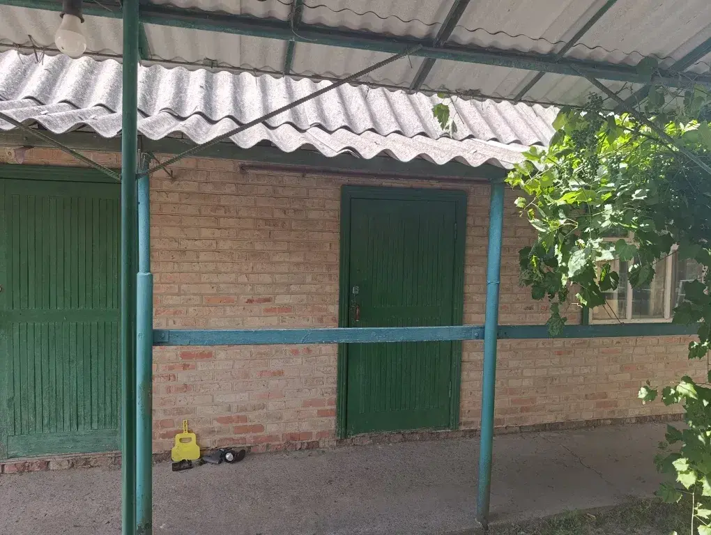 Великий добротний будинок у передмісті | Приват житло